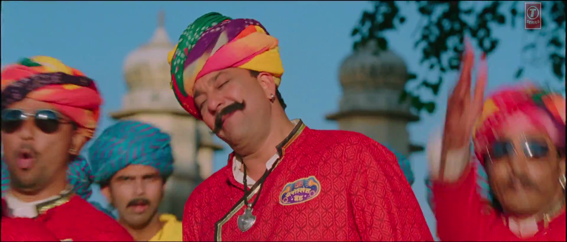 Sunjay Dutt Funny Smile Face In Tharki Chokra Song