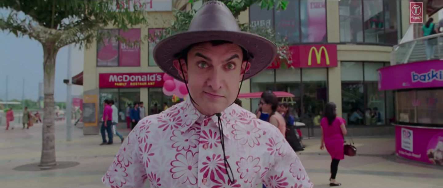 Aamir Khan Smile Face in Nanga Punga Dost Video Song