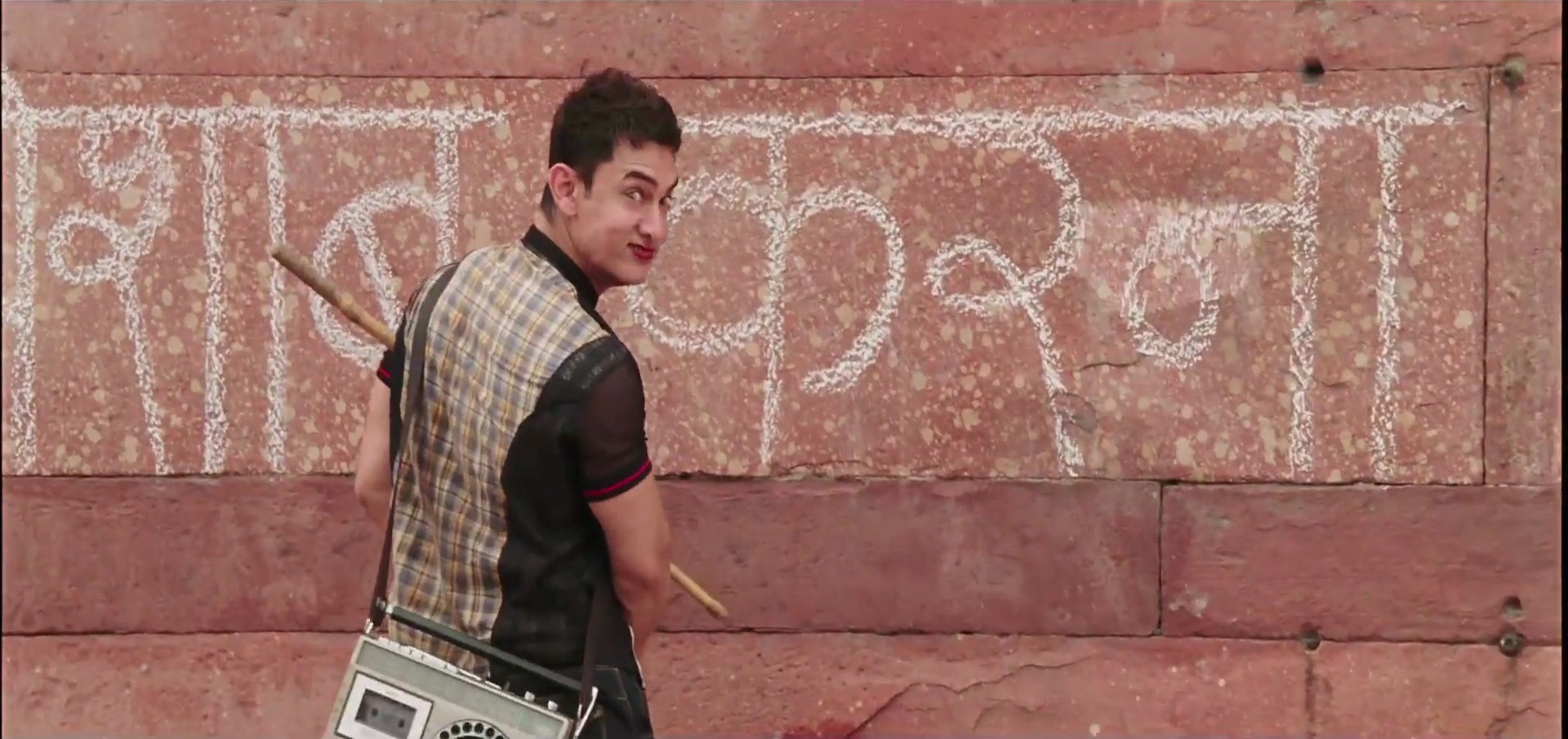 PK Dialogues – Movie Dialogues By Aamir and Anushka - Entertainment