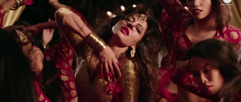 Aao Raja Video Song Sexy Dance Chitrangada