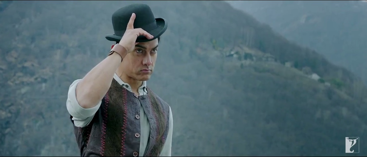 Cute Look Of Aamir With His Famous Cap In Dhoom 3