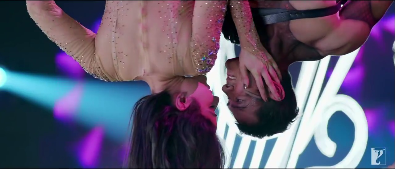 Dhoom 3: Aamir and Katrina Ready To Kiss On Malang Promo Video