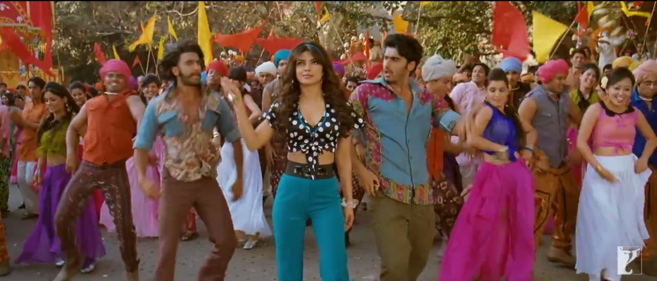 Priyanka Chopra With Bikram And Bala In Tune Maari Entriyaan Video Song - Gunday