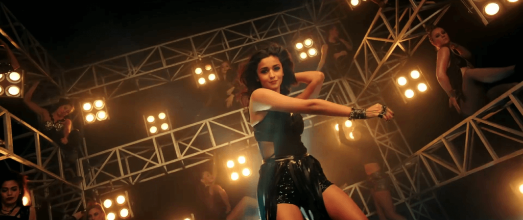 Kapoor and Sons - Dancing Alia in Black Dress on Dance Video of Let's Nacho